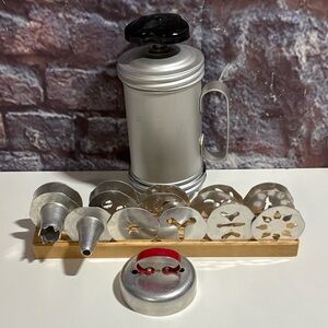 Vintage Mirro Cookie Cooky Pastry Press with 12 Discs, 3 Tips Wood Rack 1 Cutter